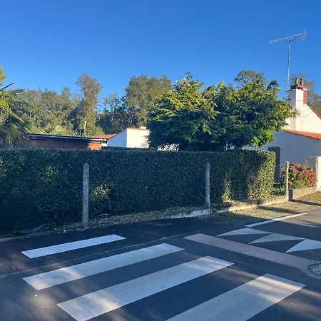 La Ferme Du Preneau 3* Challans