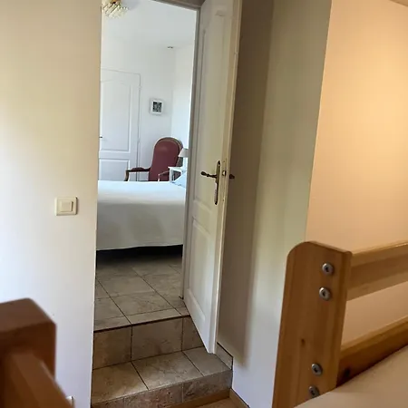 La Ferme Du Preneau Bed and Breakfast 3*