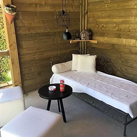 La Ferme Du Preneau Bed and Breakfast
