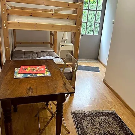 La Ferme Du Preneau Bed and Breakfast 3*