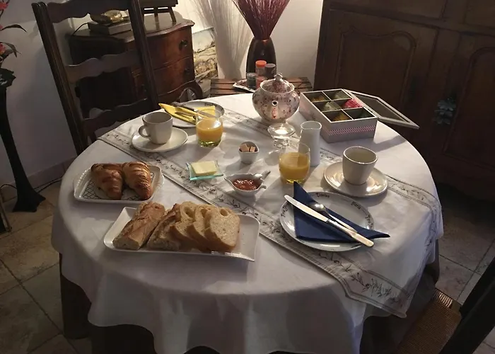 B&B La Ferme Du Preneau 샬랑