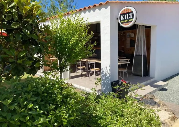 B&B La Ferme Du Preneau 샬랑