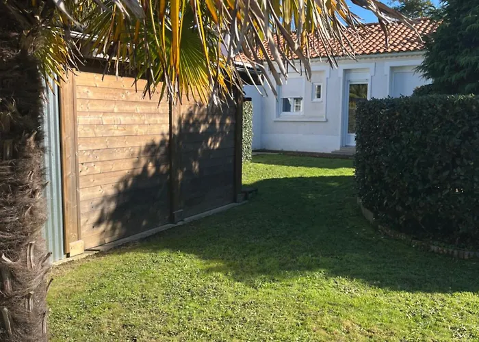 La Ferme Du Preneau B&B 샬랑